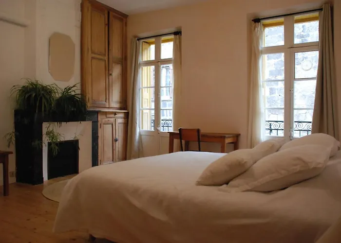 Appartement De Charme Au Coeur D Une Cite Medievale